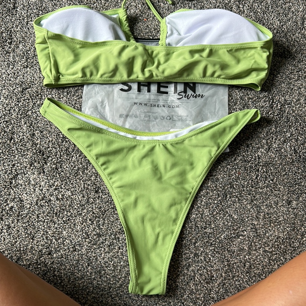 Shein bikini - Picture 2 of 3